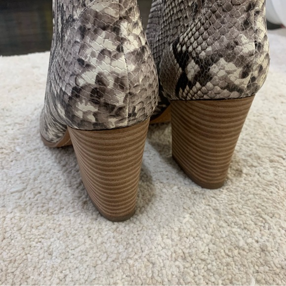 Marc Fisher - Oshay Pointed Toe Booties - Picture 4 of 5